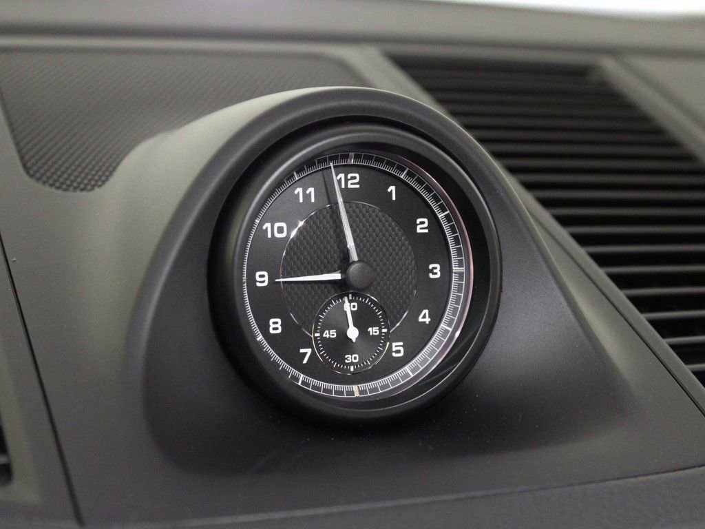 Certified 2025 Porsche Macan image 24