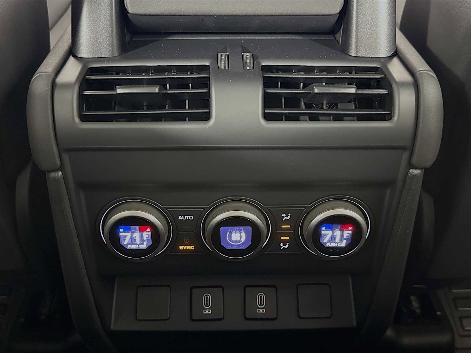 New 2026 Land Rover Defender 110 AWD/4WD image 24