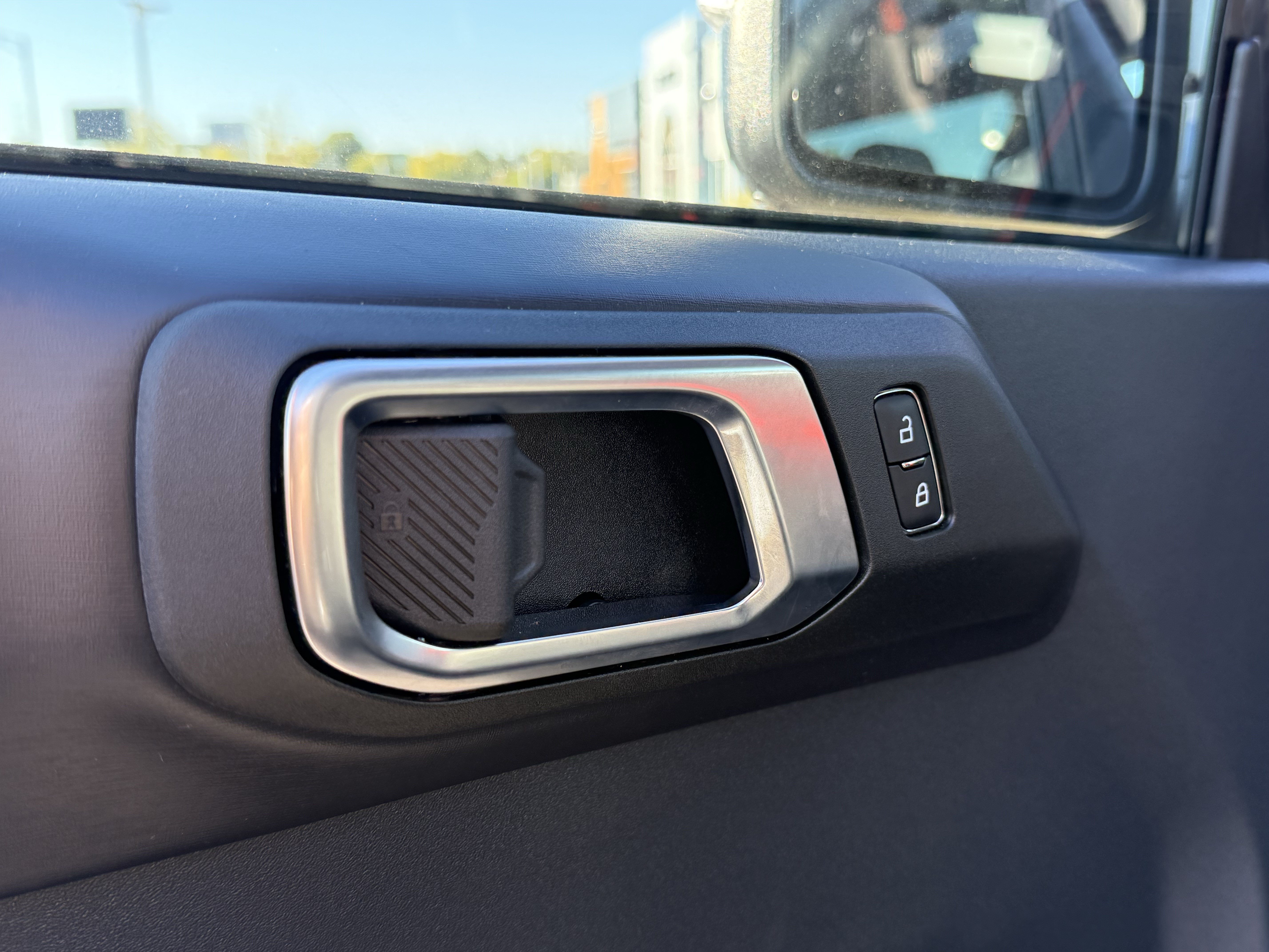 Used 2025 Ford Bronco Raptor AWD/4WD image 14