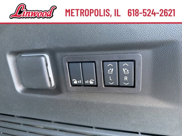 New 2026 GMC Yukon Denali w/ Sun & Power Step Package image 17