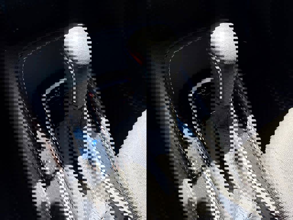 Used 2019 Toyota Corolla SE FWD image 18