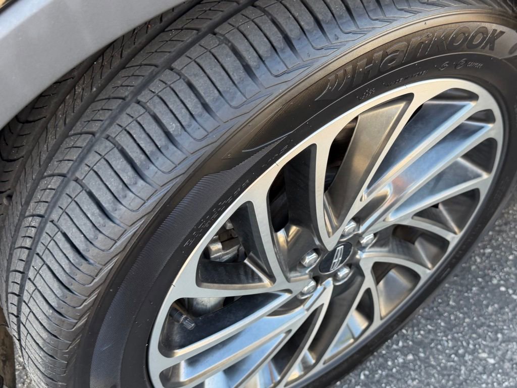 Used 2019 Lincoln Nautilus Reserve image 13