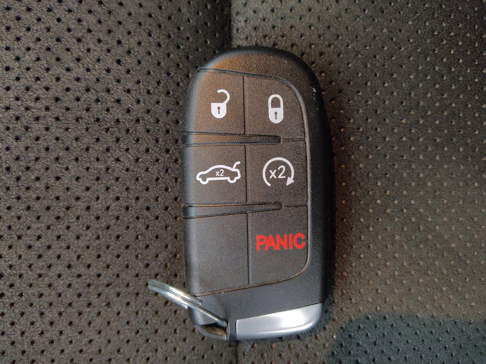 Used 2019 Jeep Grand Cherokee Altitude RWD image 32