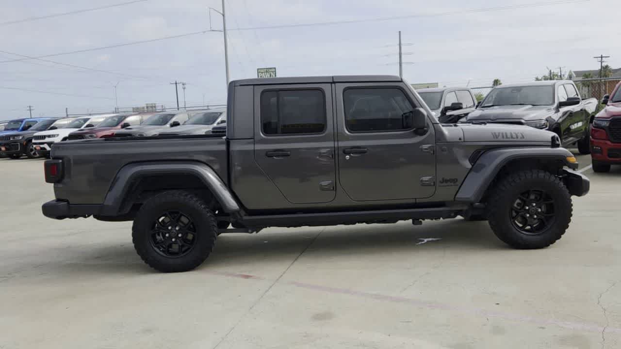 Used 2025 Jeep Gladiator Sport AWD/4WD image 9