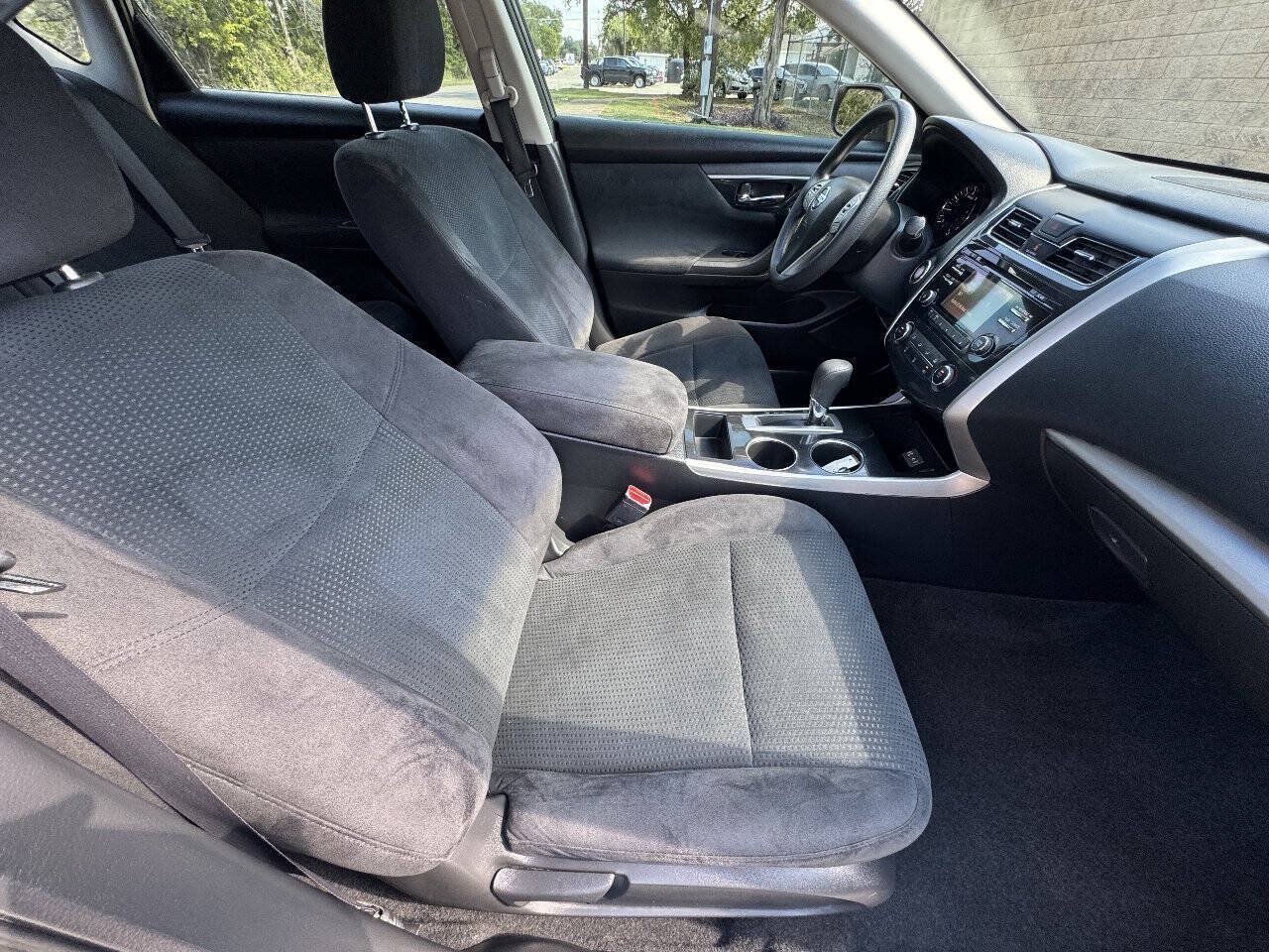 Used 2014 Nissan Altima 2.5 S w/ Display Audio Package FWD image 21