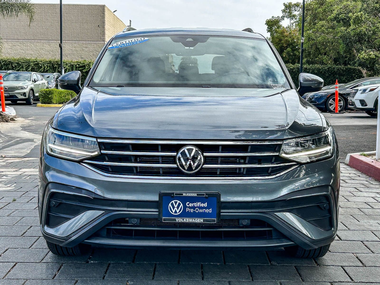 Used 2023 Volkswagen Tiguan SE FWD image 2