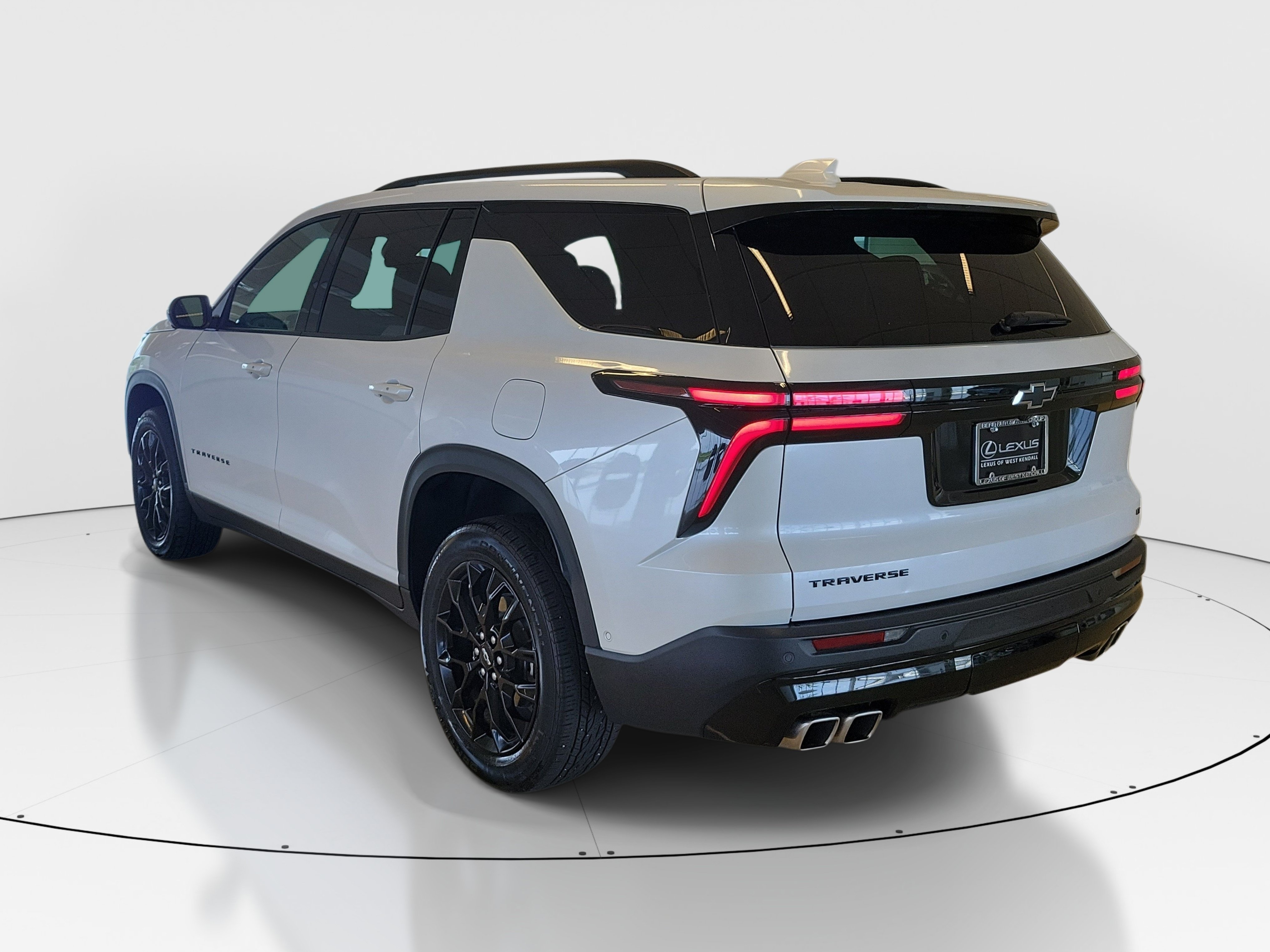 Used 2024 Chevrolet Traverse LT w/ Enhanced Driving Package FWD image 6