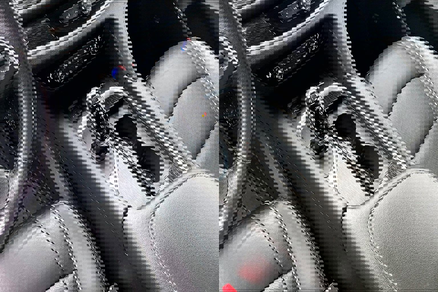 Used 2021 Buick Enclave Avenir w/ Avenir Technology Package image 18