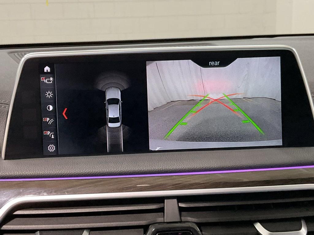 Used 2018 BMW 740i xDrive image 16