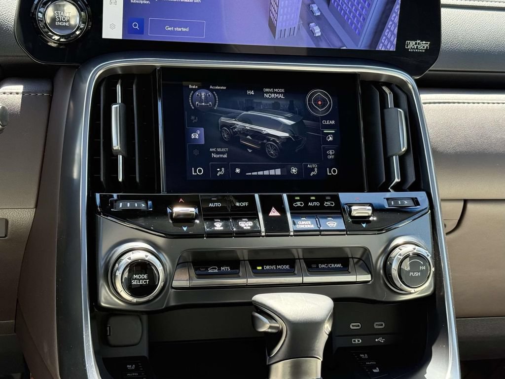 Used 2025 Lexus LX 600 4WD w/ Accessory Package (2T) image 18
