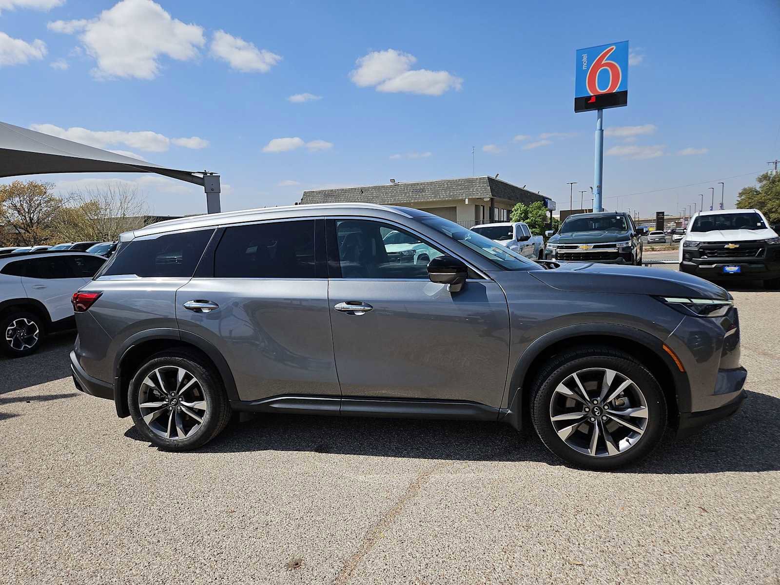 Used 2023 INFINITI QX60 Luxe w/ Cargo Package image 9