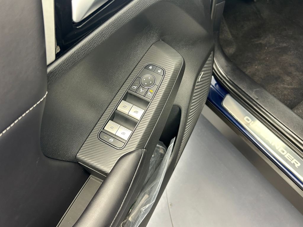 New 2026 Mitsubishi Outlander SE FWD image 14
