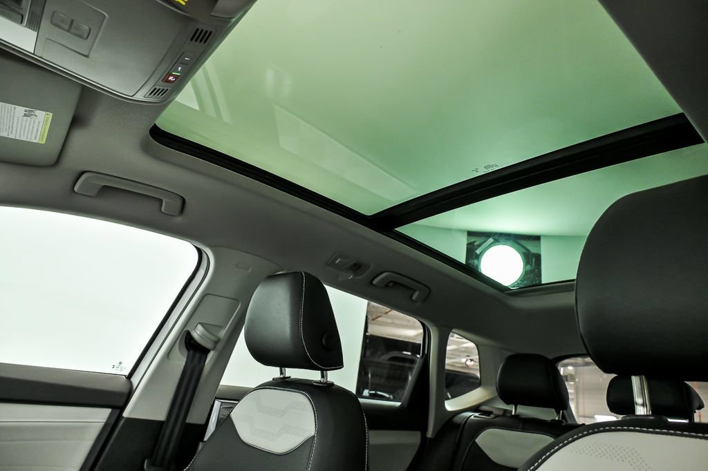New 2026 Volkswagen Taos SEL AWD/4WD image 8