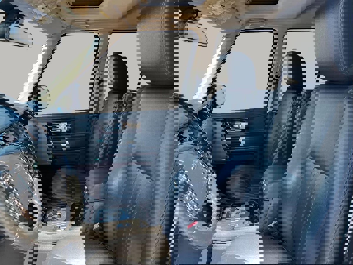 Used 2016 Land Rover LR4 HSE Silver Edition image 24