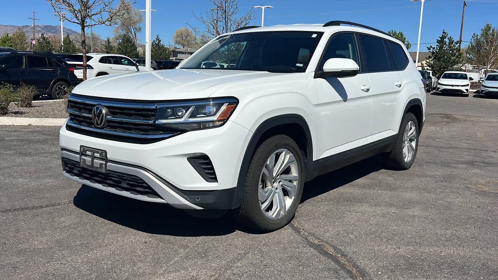 Certified 2021 Volkswagen Atlas SE image 1
