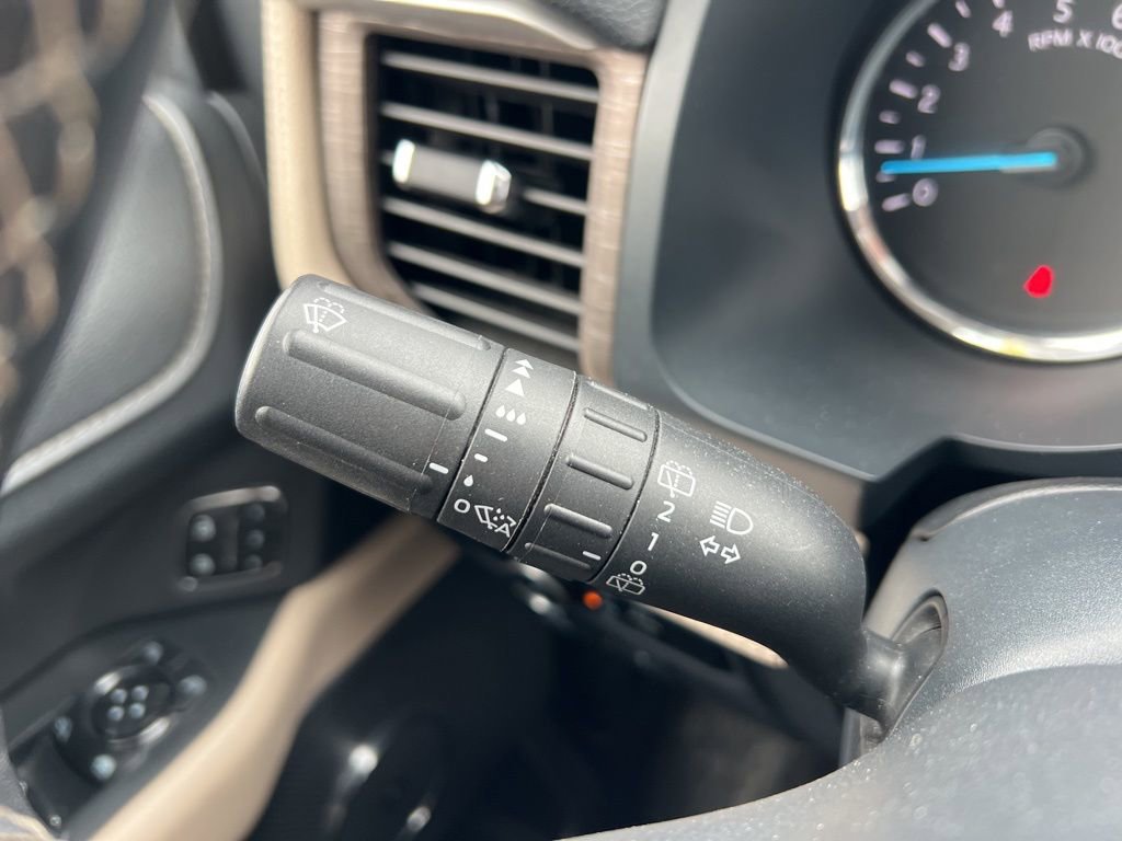 Used 2024 Ford Expedition Limited image 14