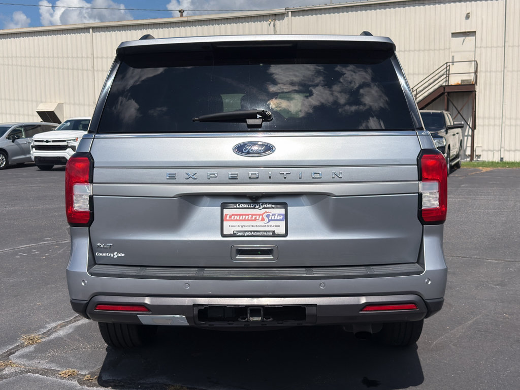 Used 2024 Ford Expedition XLT AWD/4WD image 8