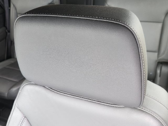 Used 2024 Chevrolet Tahoe Z71 w/ Luxury Package AWD/4WD image 24