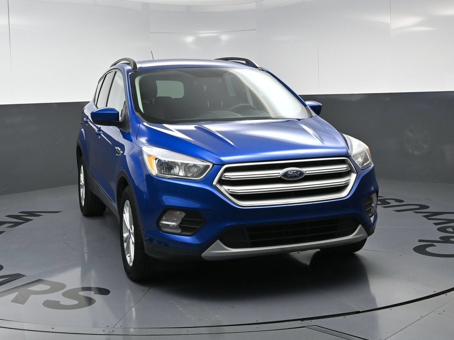 Used 2018 Ford Escape SE w/ SE Sync 3 Package FWD image 3