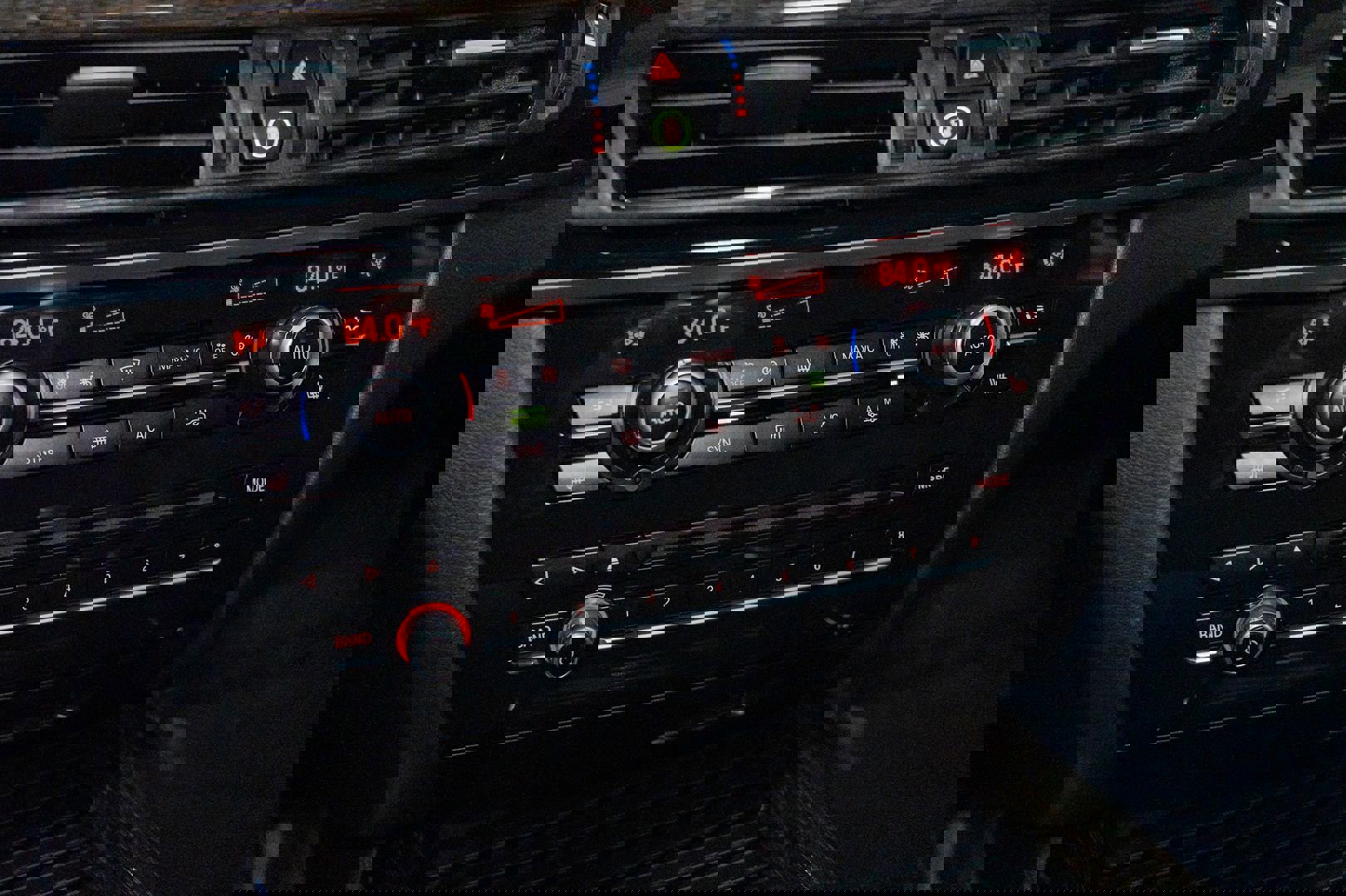 Used 2018 BMW X5 xDrive50i w/ M Sport Package image 51