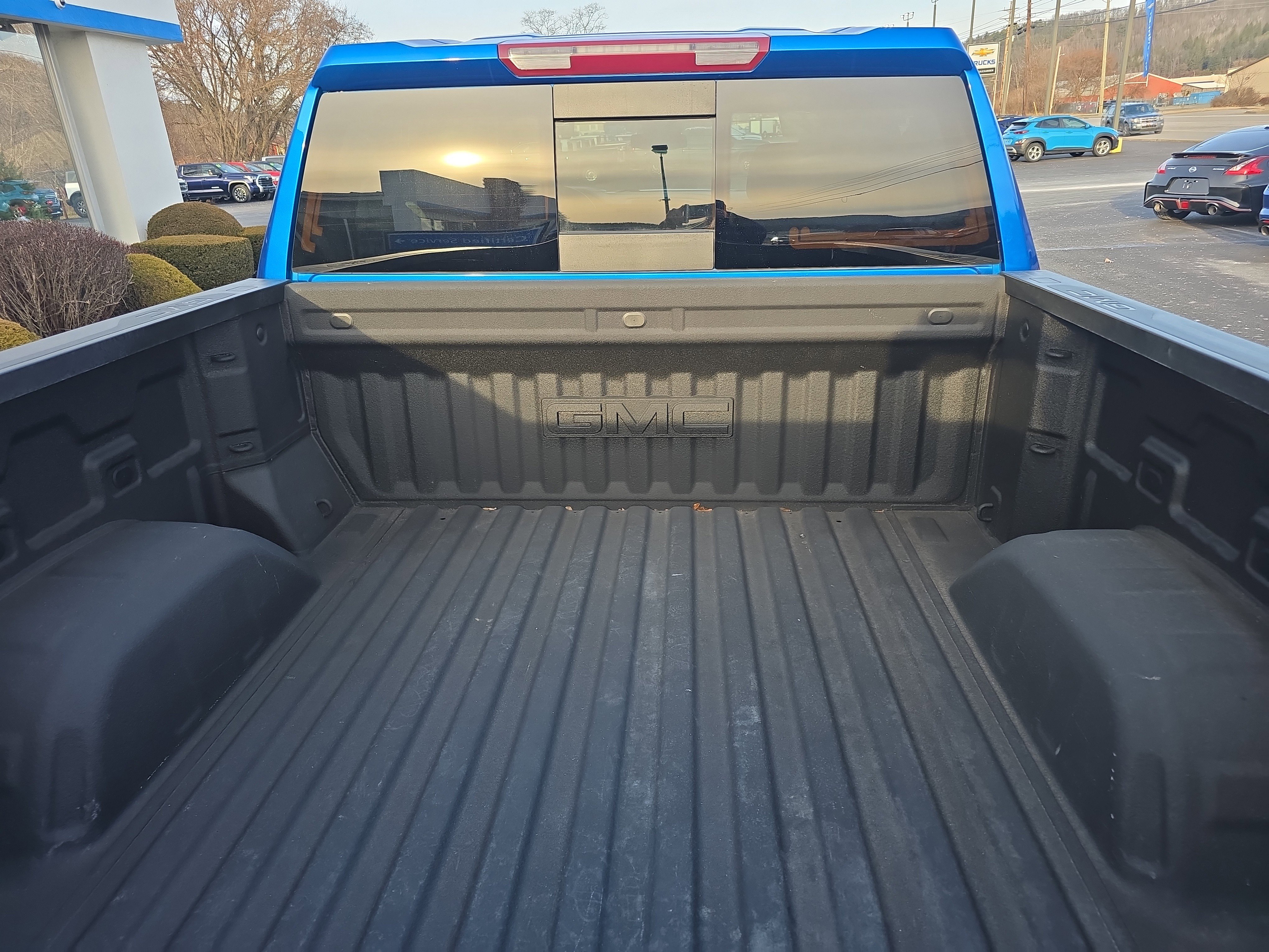 Used 2022 GMC Sierra 1500 Elevation w/ Preferred Package image 5