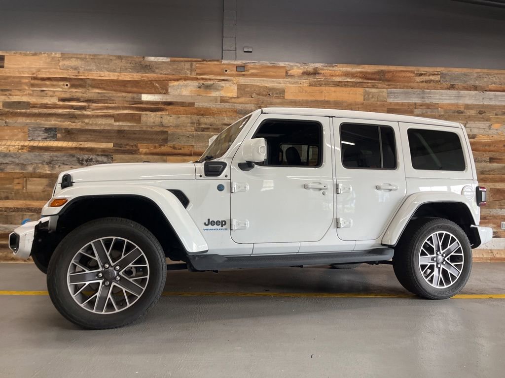 Used 2023 Jeep Wrangler Unlimited Sahara AWD/4WD image 8