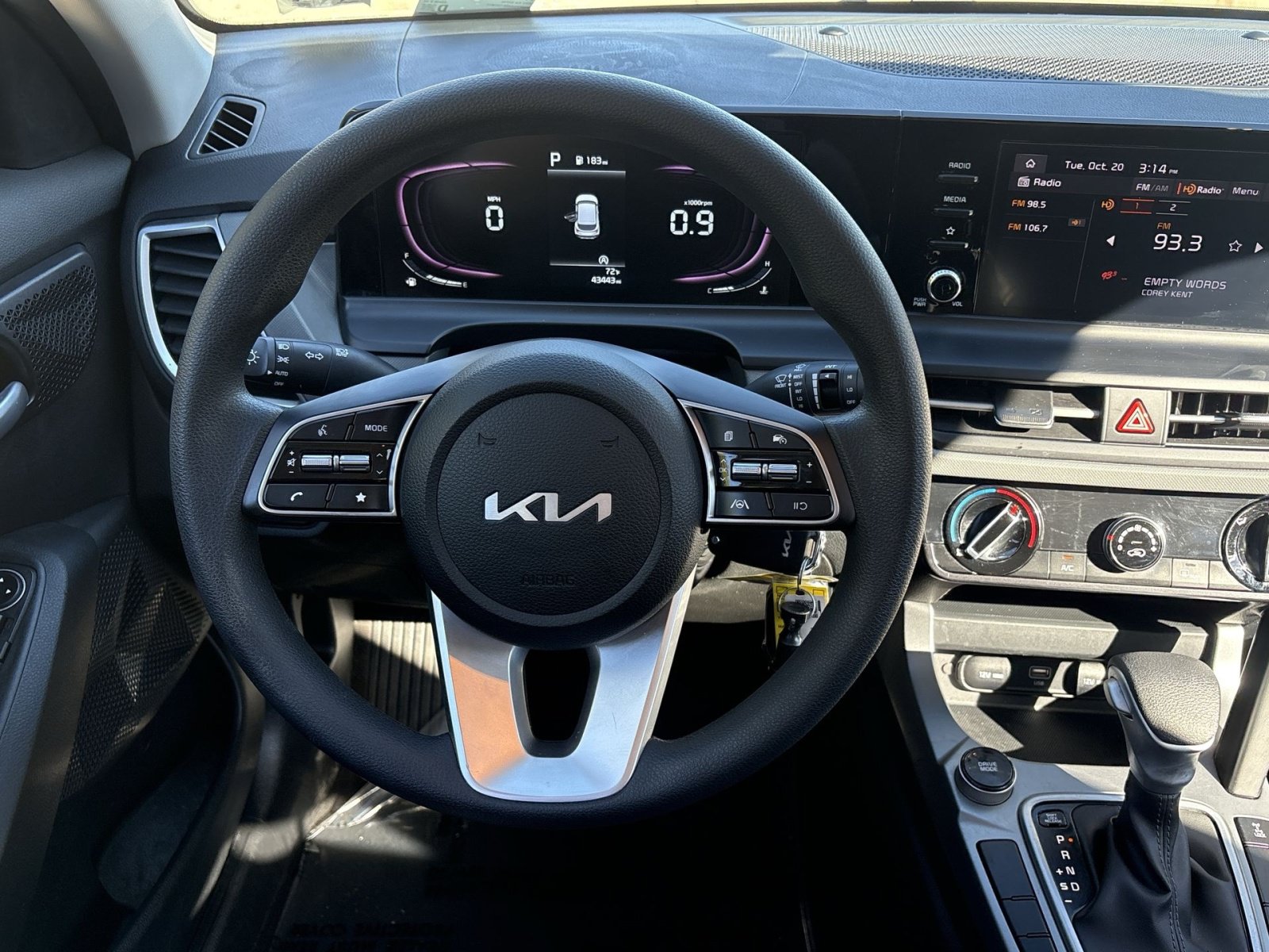 Used 2024 Kia Seltos LX AWD/4WD image 25