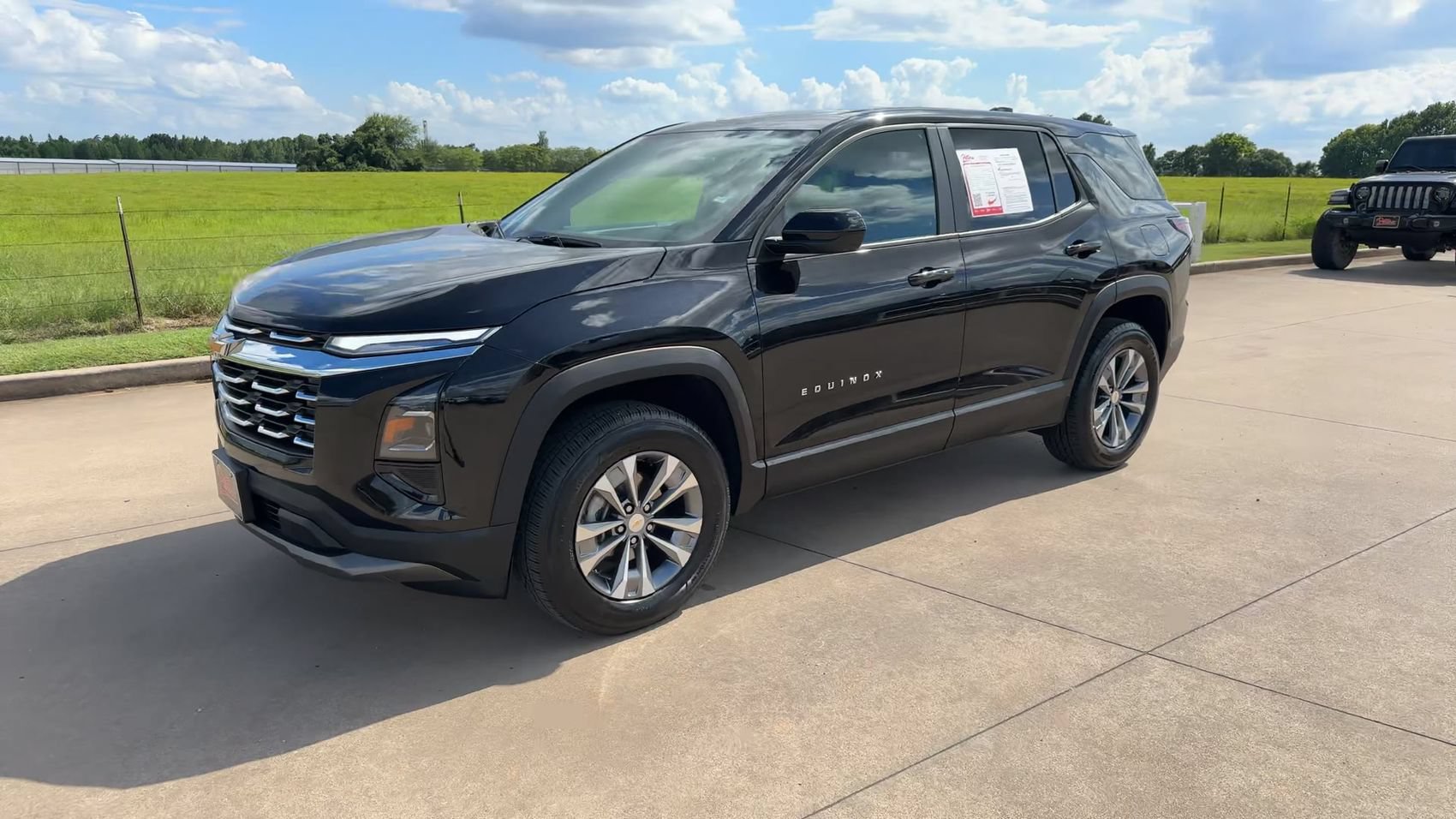 Used 2026 Chevrolet Equinox LT FWD image 5
