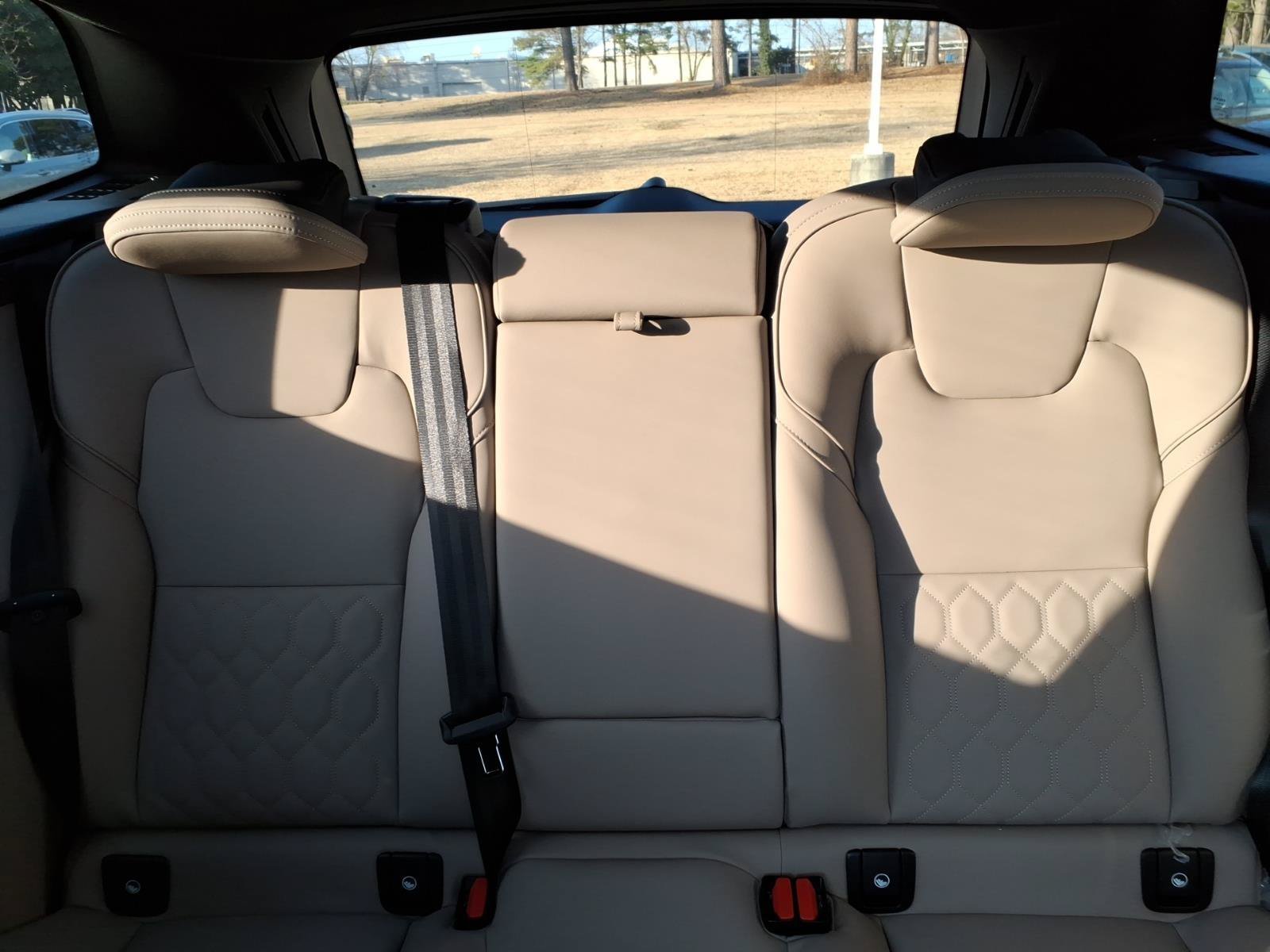 New 2026 Volvo XC60 B5 Plus w/ Protection Package Premier AWD/4WD image 16