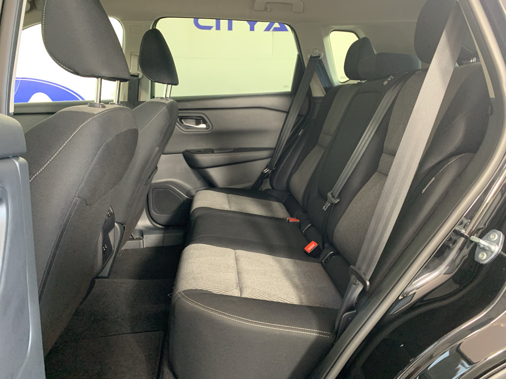 Used 2026 Nissan Rogue SV FWD image 31