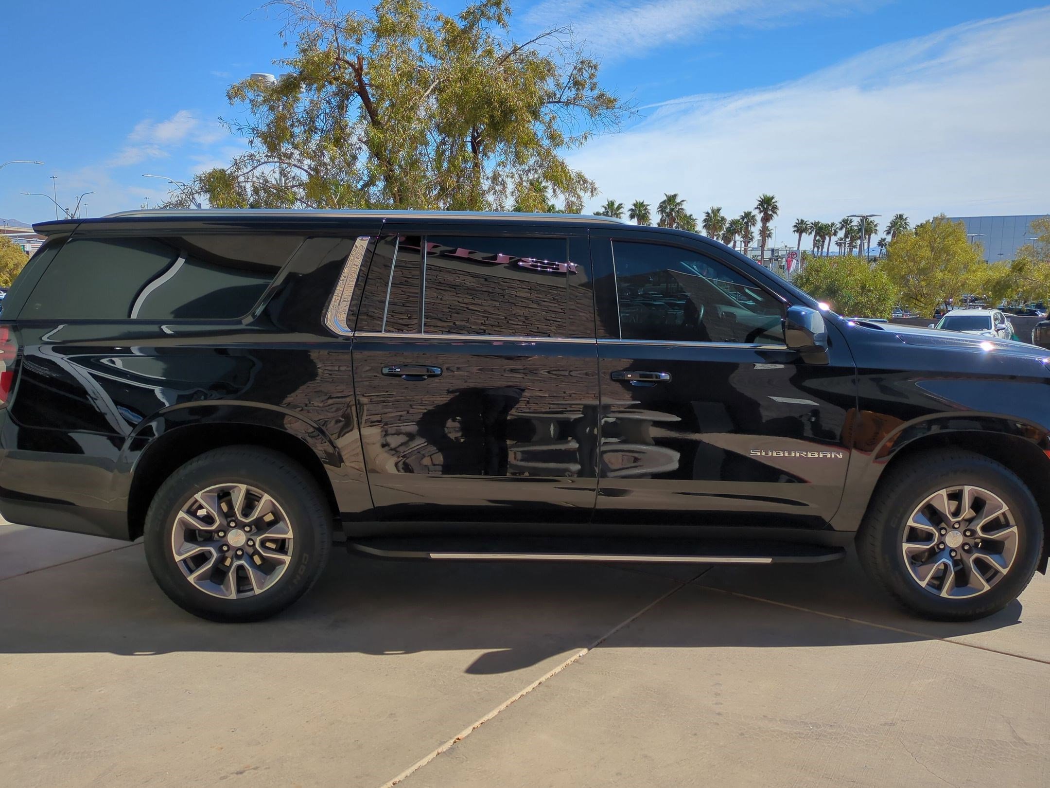 Used 2024 Chevrolet Suburban LT image 6