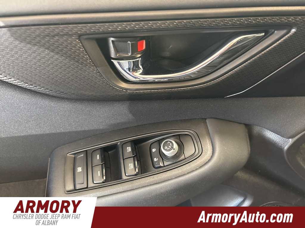 Used 2023 Subaru Outback Premium image 8