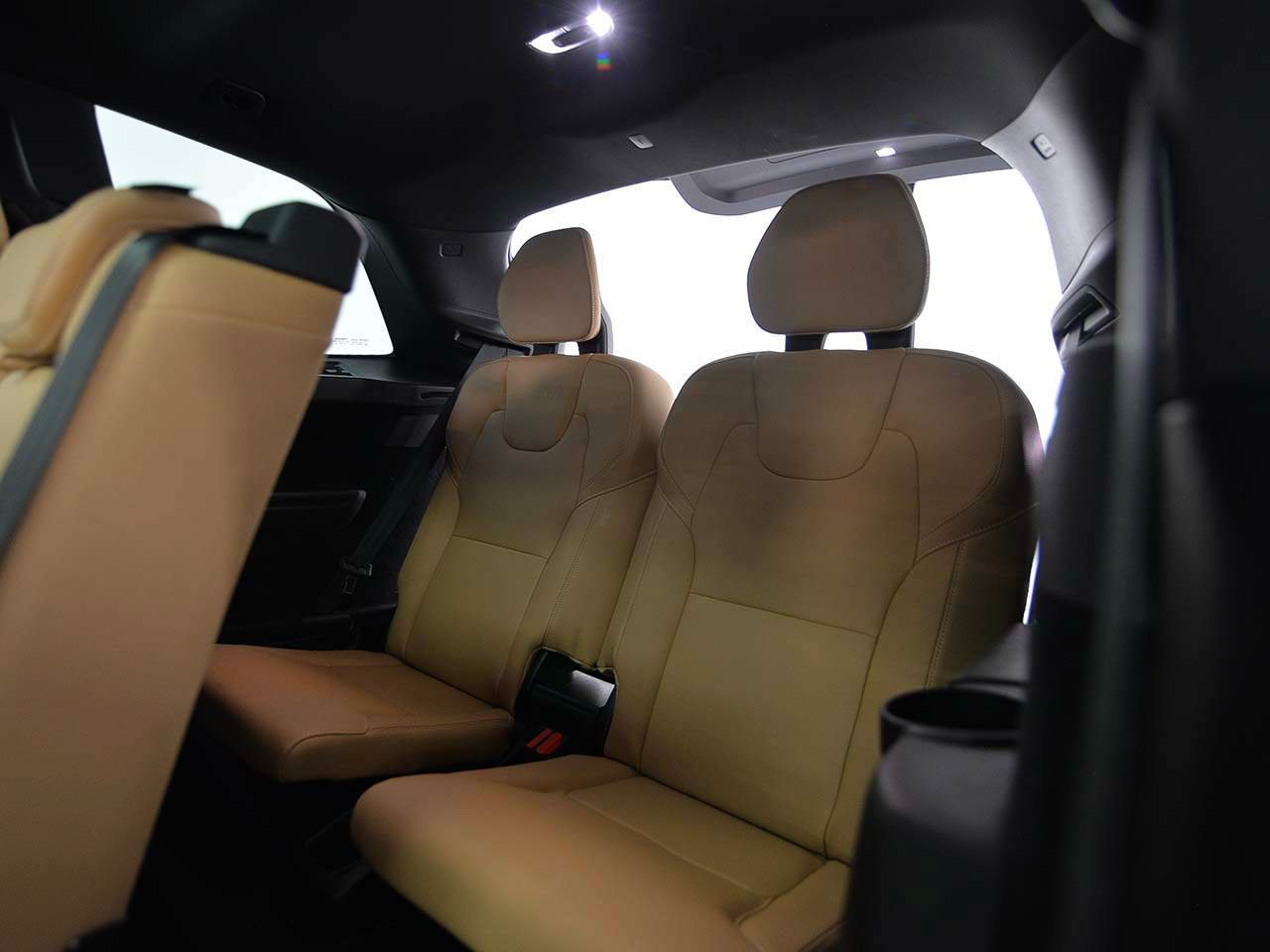 Used 2019 Volvo XC90 T6 Momentum w/ Advanced Package AWD/4WD image 12