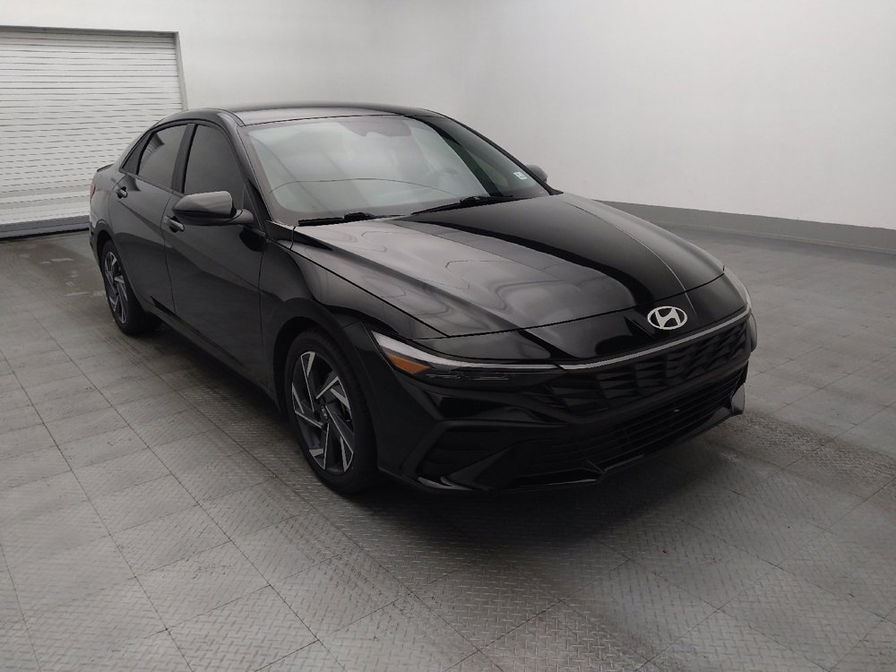 Used 2025 Hyundai Elantra Sport FWD image 13