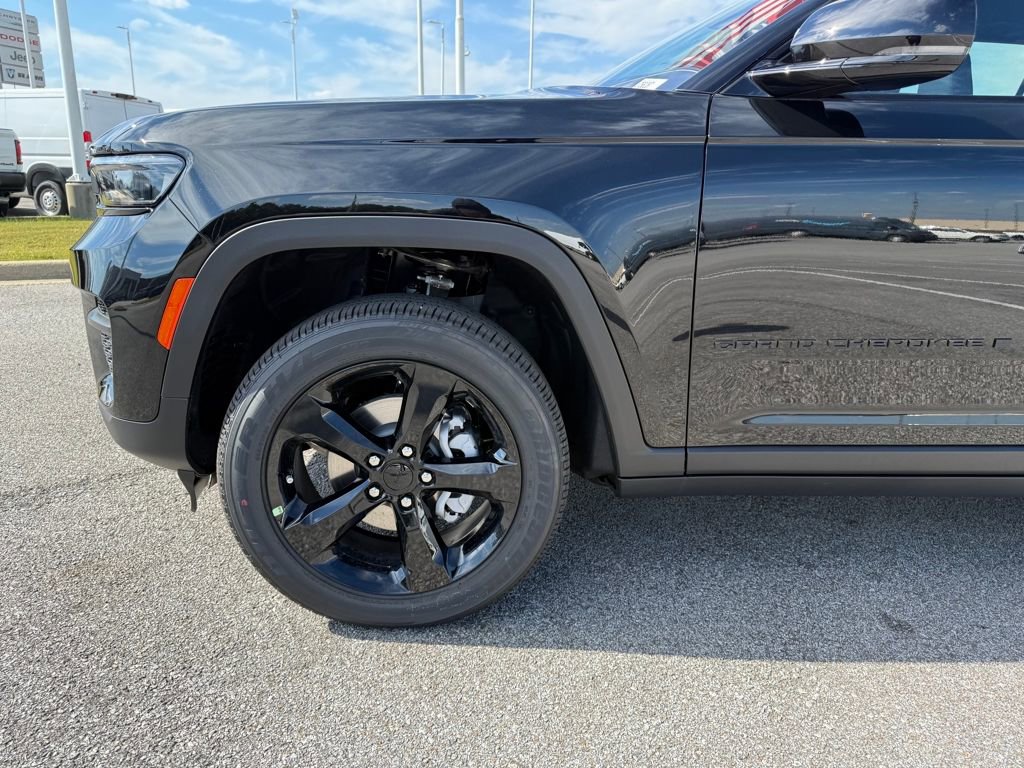 New 2025 Jeep Grand Cherokee Altitude image 27