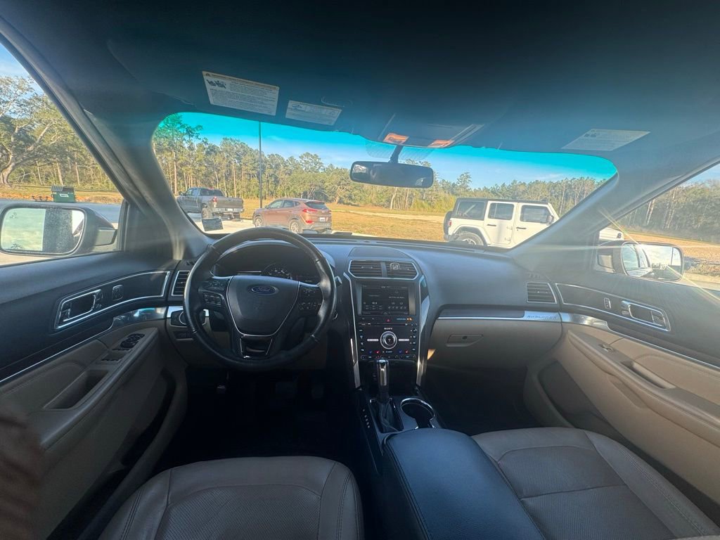Used 2016 Ford Explorer Limited image 18