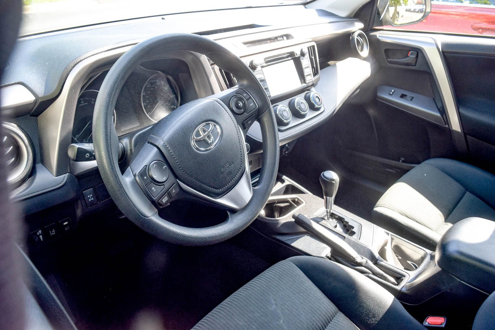 Used 2017 Toyota RAV4 LE w/ All Weather Liner Package AWD/4WD image 22