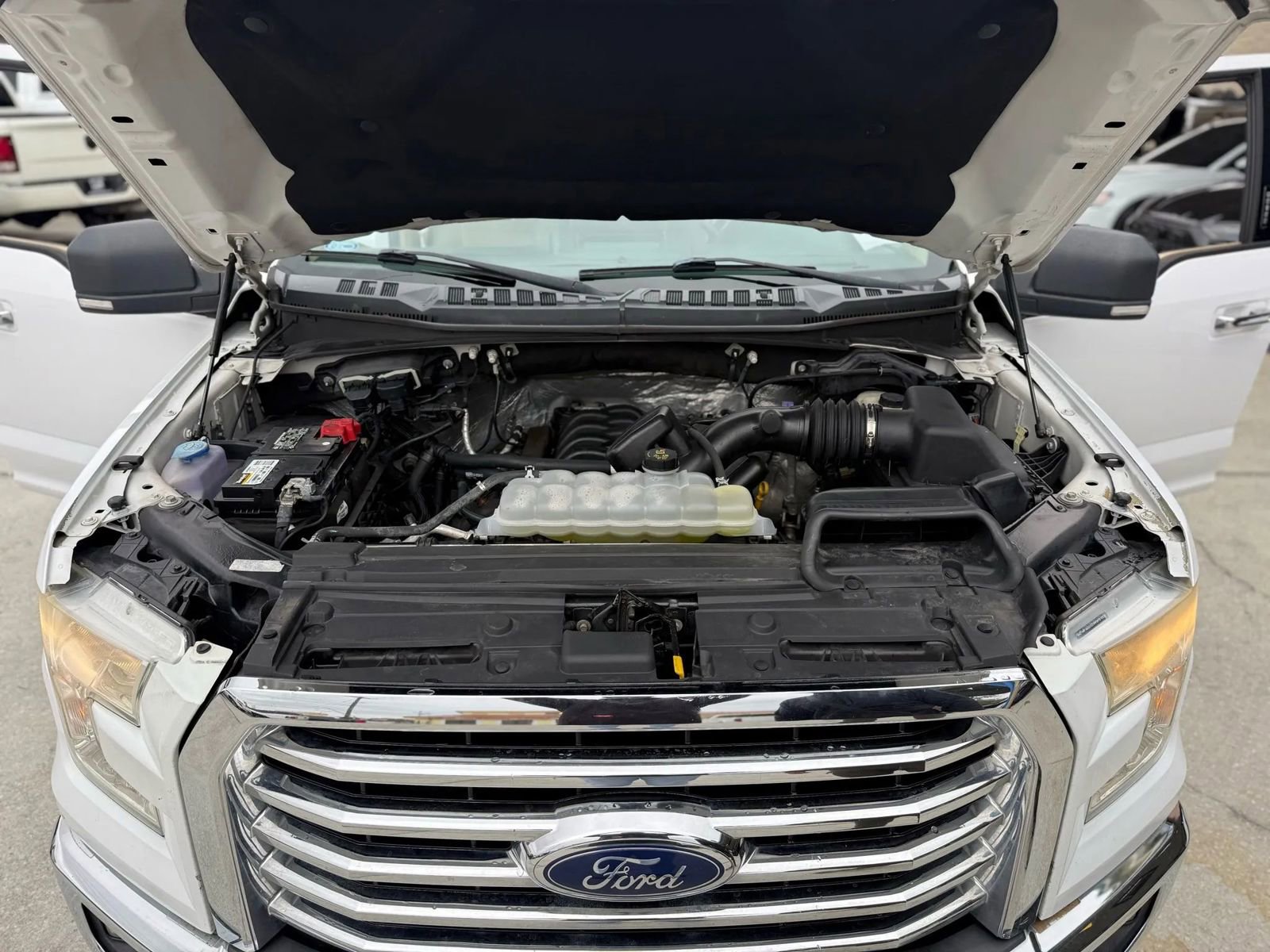 Used 2015 Ford F150 XLT w/ Equipment Group 302A Luxury AWD/4WD image 31