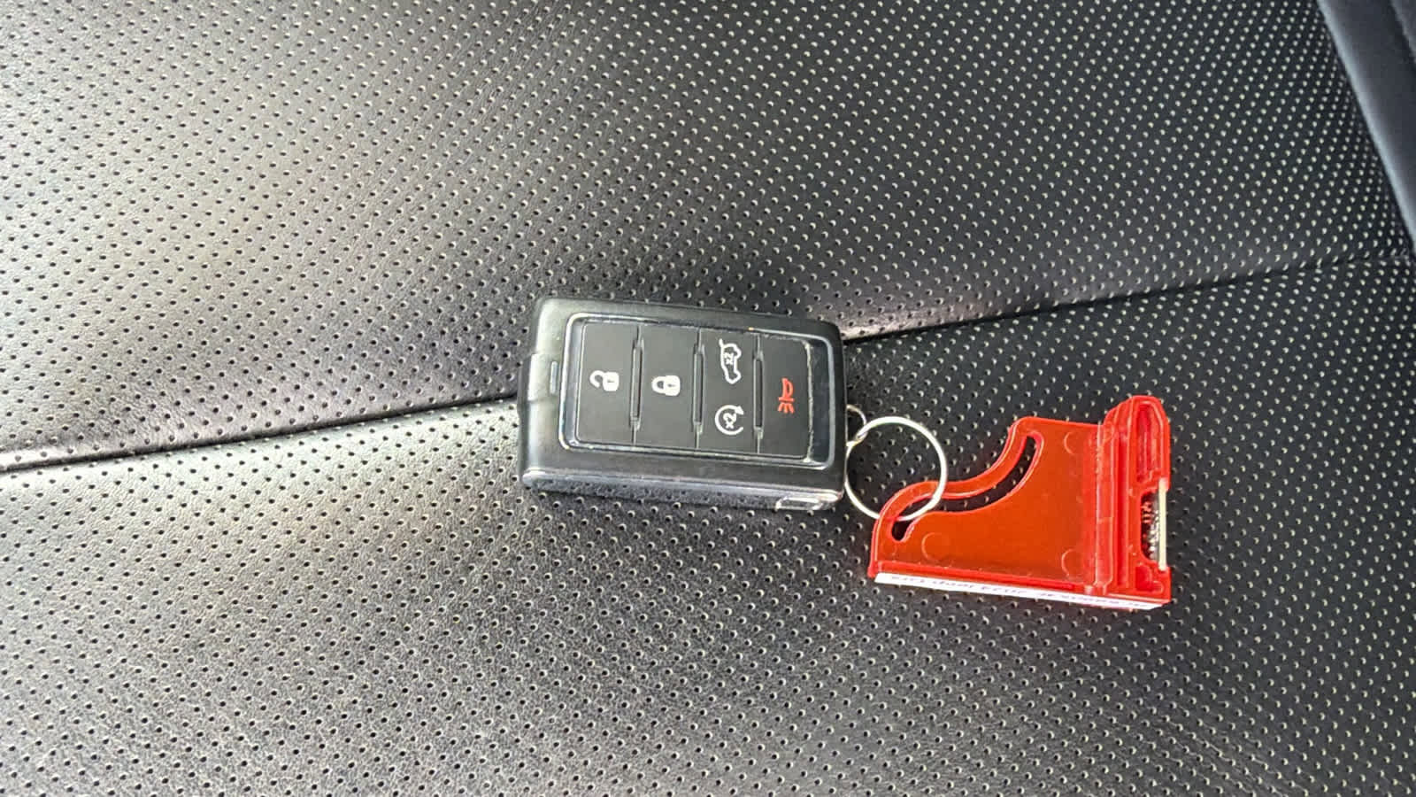 Used 2024 Jeep Grand Cherokee Overland w/ Trailer Tow Package image 20