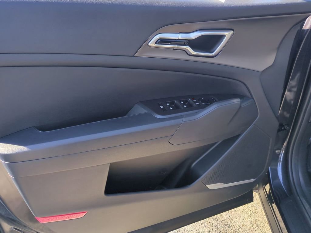 New 2026 Kia Sportage LX FWD image 22