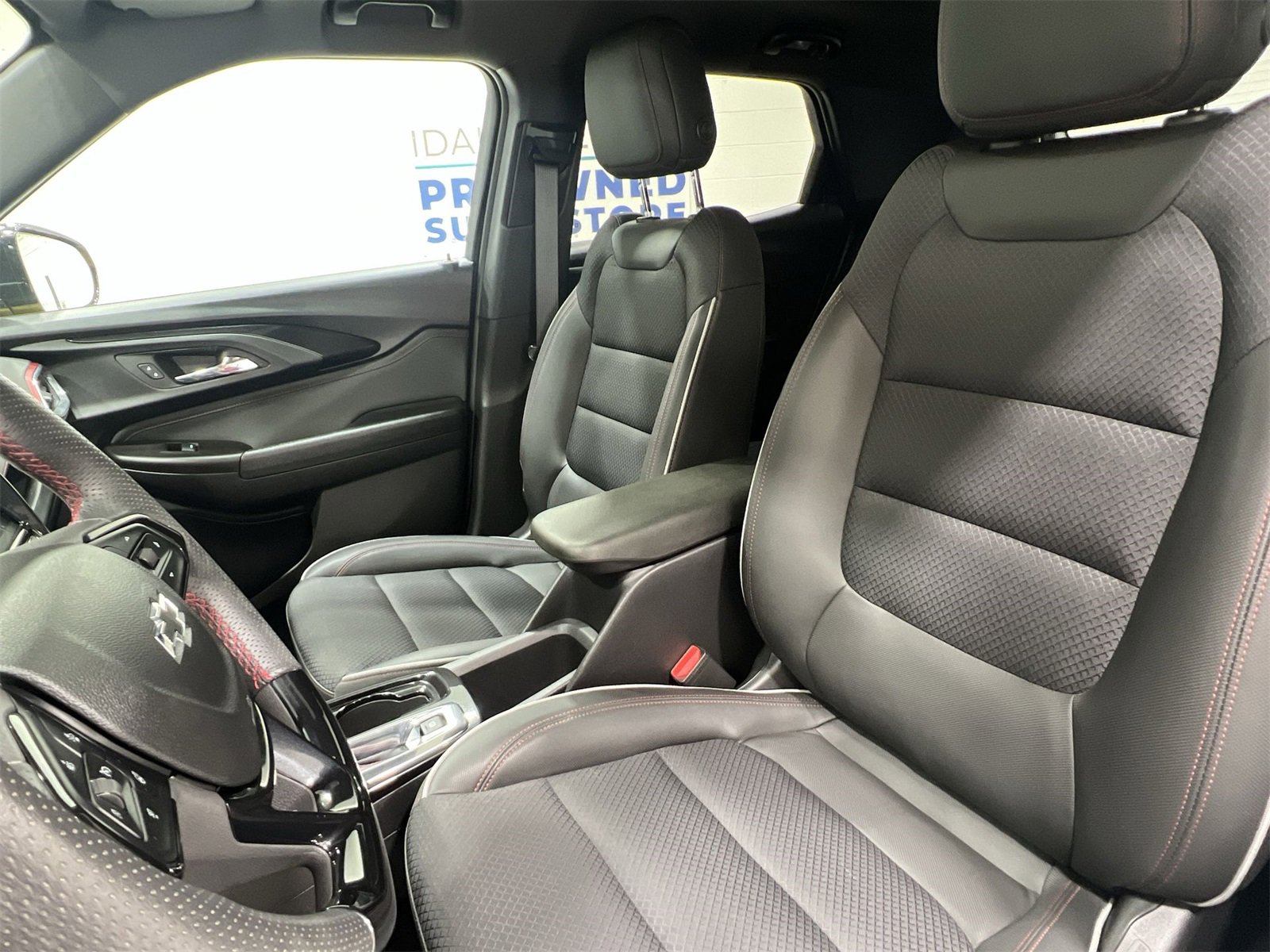 Used 2023 Chevrolet TrailBlazer RS w/ Sun and Liftgate Package image 11