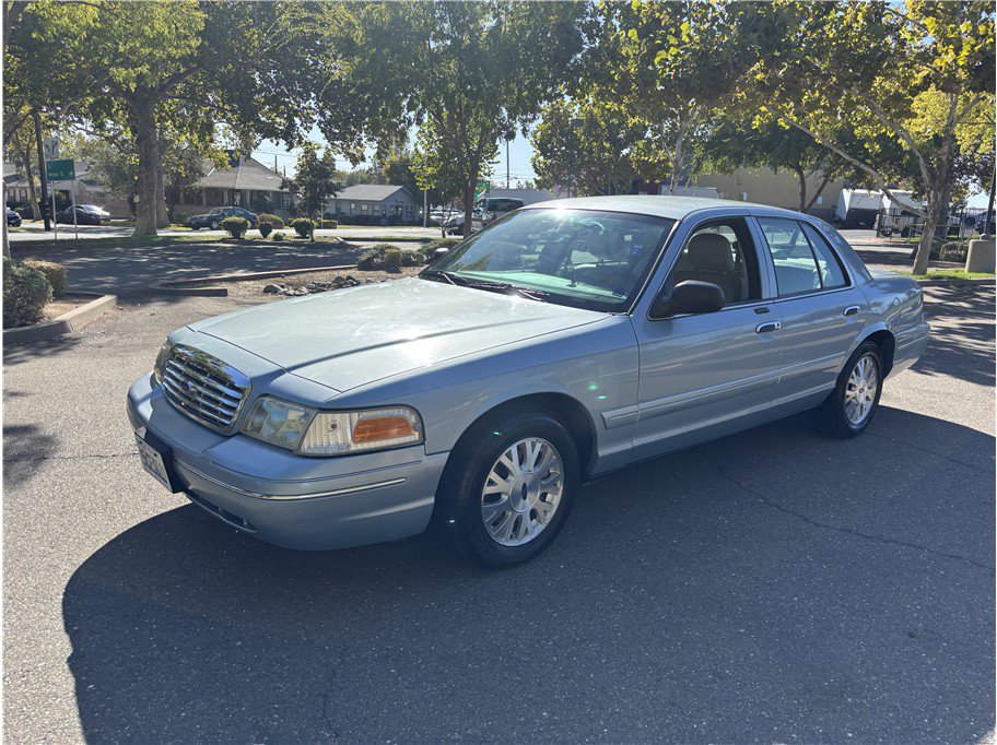 Used 2003 Ford Crown Victoria LX