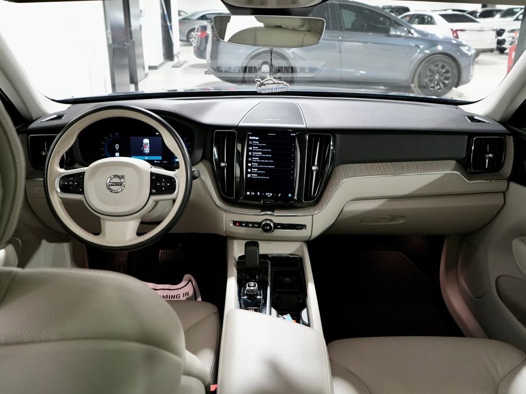 Used 2023 Volvo XC60 B5 Plus w/ Climate Package image 14