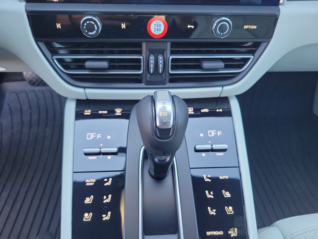 Certified 2023 Porsche Macan GTS AWD/4WD image 33