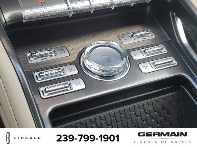 New 2025 Lincoln Nautilus Premier image 30