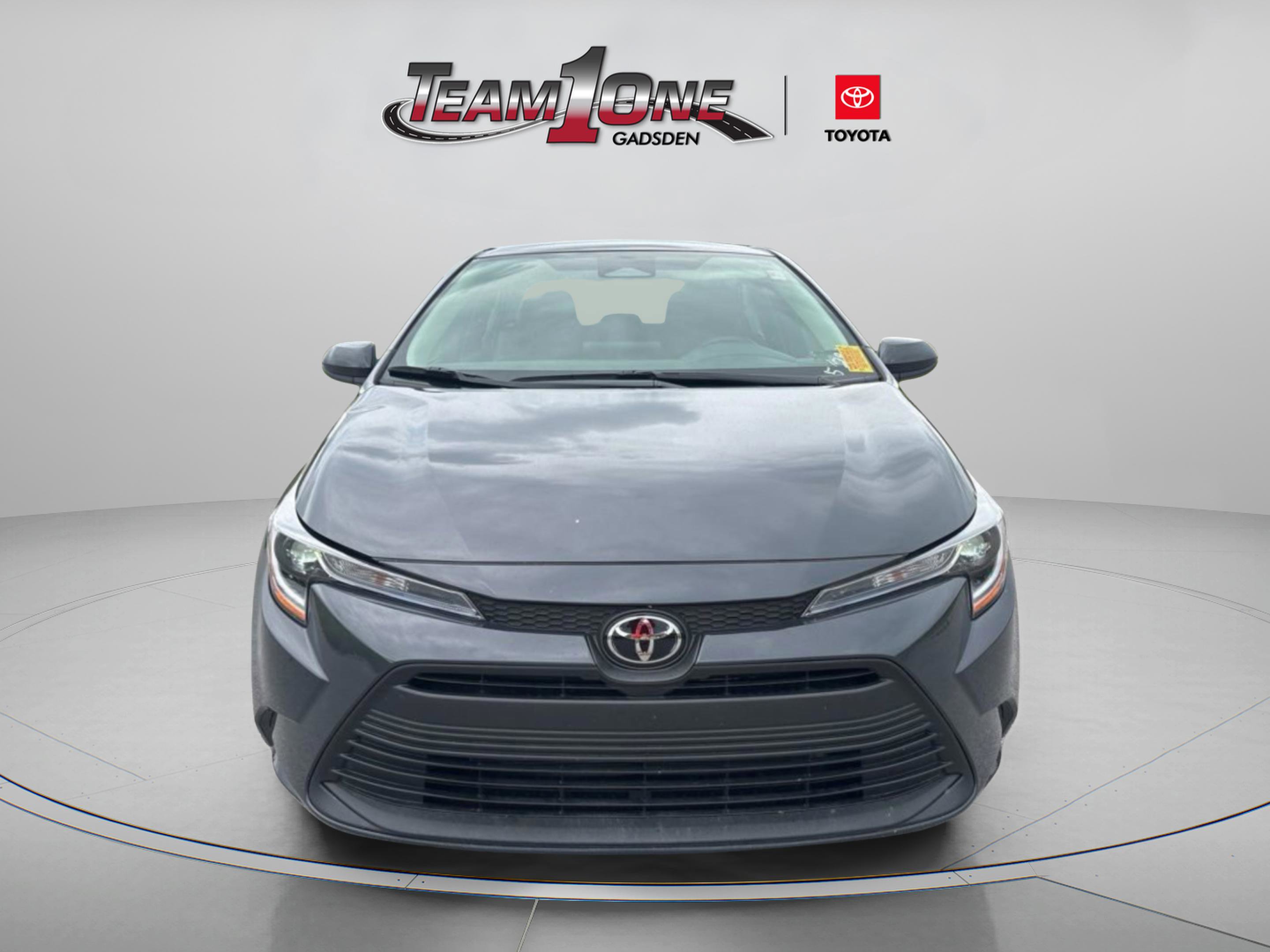 Used 2025 Toyota Corolla LE FWD image 2
