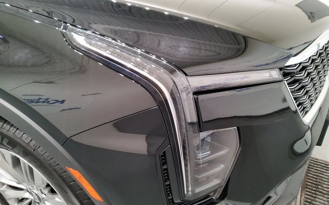 Used 2024 Cadillac XT4 Premium Luxury image 8