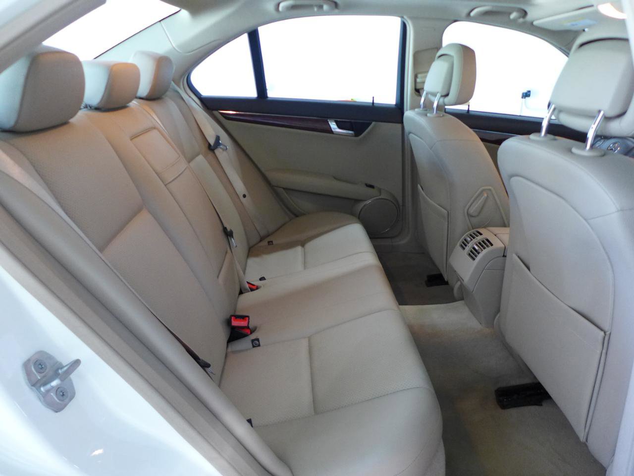 Used 2009 Mercedes-Benz C 300 4MATIC Sedan image 46