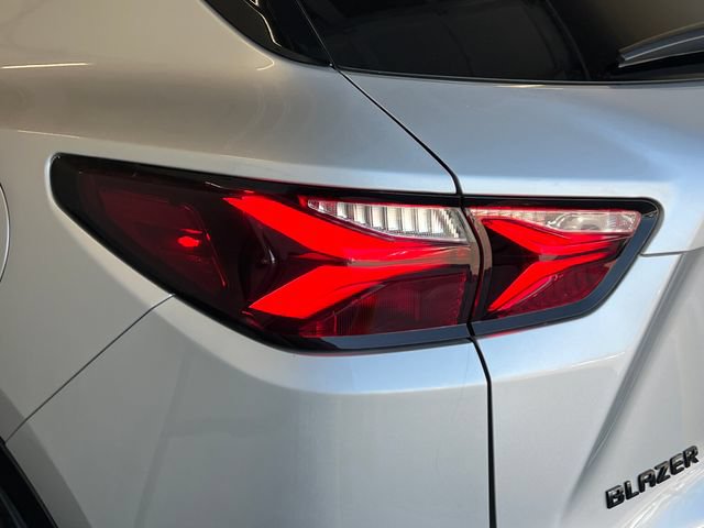 Used 2021 Chevrolet Blazer RS w/ Enhanced Convenience Package AWD/4WD image 19
