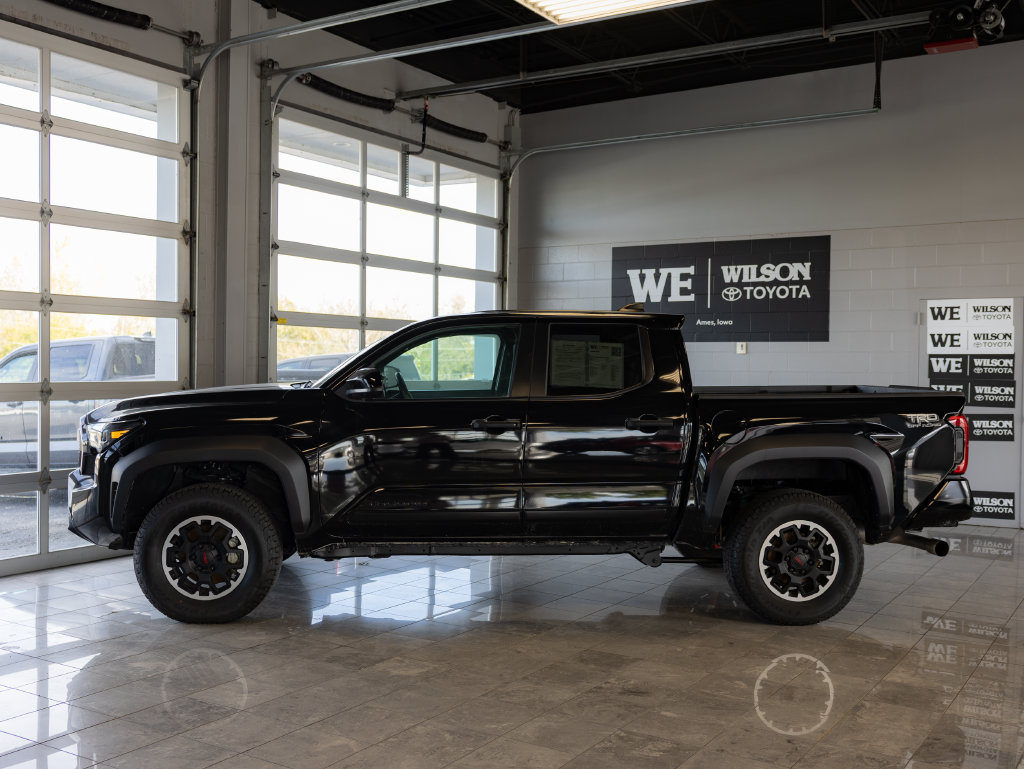 Used 2024 Toyota Tacoma TRD Off-Road AWD/4WD image 1
